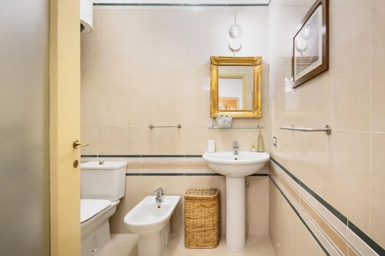 Easylife - Dimora Di Classe In Zona Conciliazione Milano 0*,  Italia